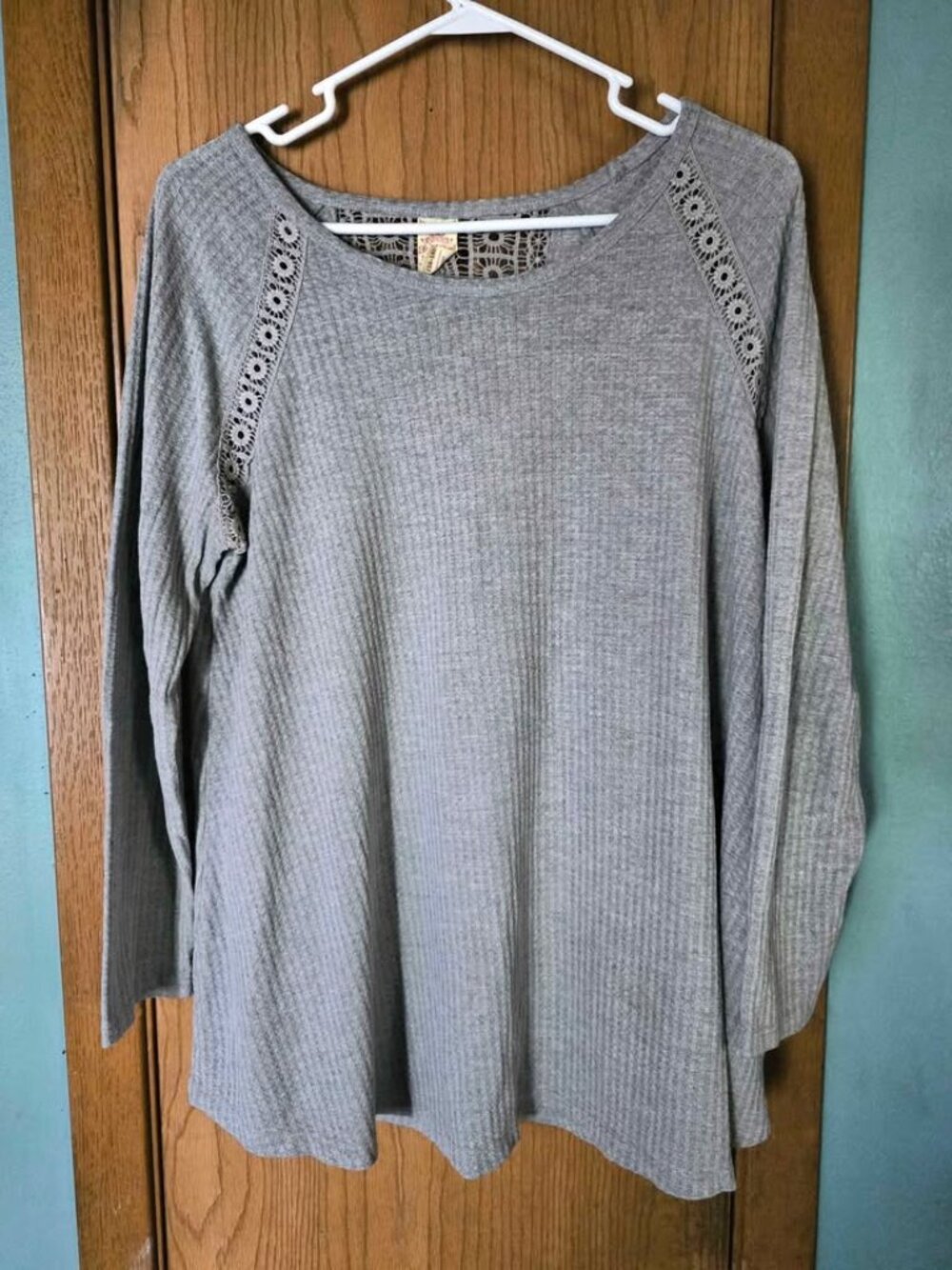Size XL Faded Glory Lace Back Long Sleeve Shirt